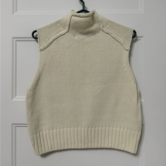 Zara Knit Turtleneck Shortsleeve - Picture 1 of 2